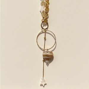 Elegant Gold and White Pendant Necklace
